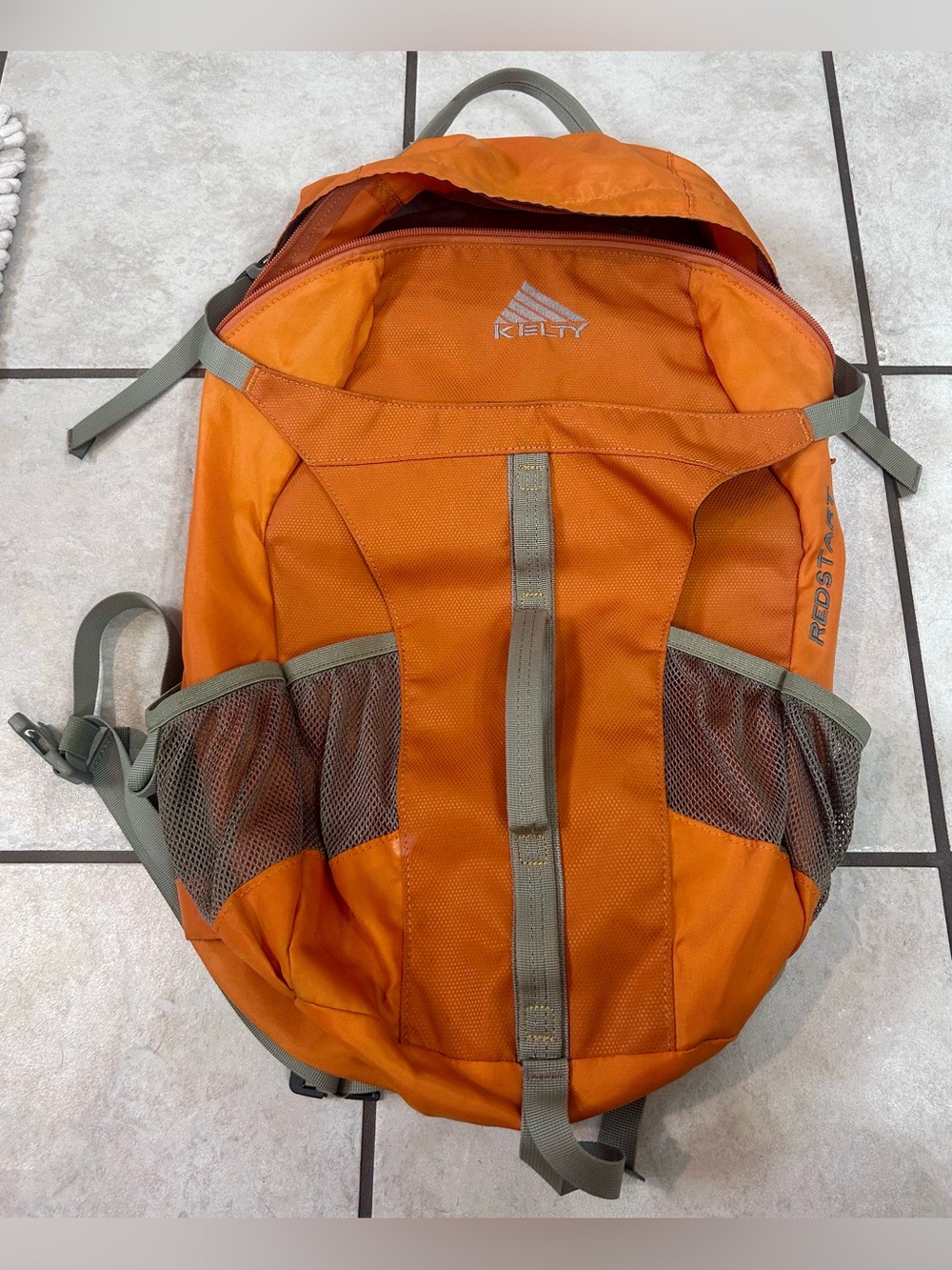 Kelty Redstart 28L Hiking Daypack – Vibrant Orange